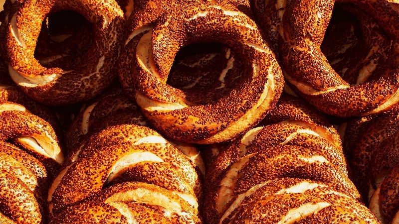 İstanbul'da yeni gelen zamla birlikte simit fiyatları 15 TL’den 20