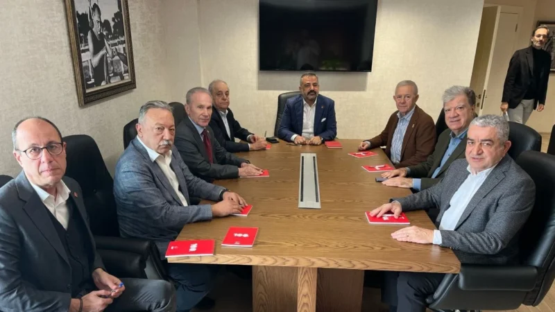 CHP İzmir İl Başkanı Şenol Aslanoğlu, partinin ön seçim sürecine