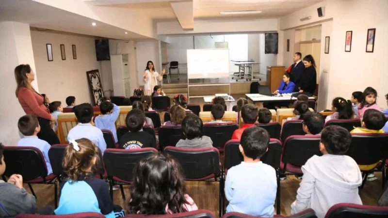 Bayraklı Belediyesi ve İlçe Milli Eğitim Müdürlüğü, ilkokul öğrencilerine hijyen