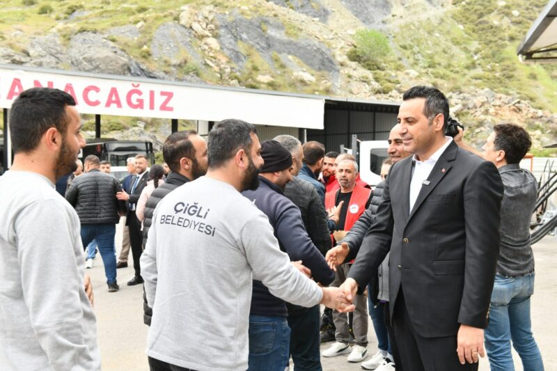 Çiğli Belediye Başkanı Onur Emrah Yıldız, Ramazan Bayramı öncesinde belediye