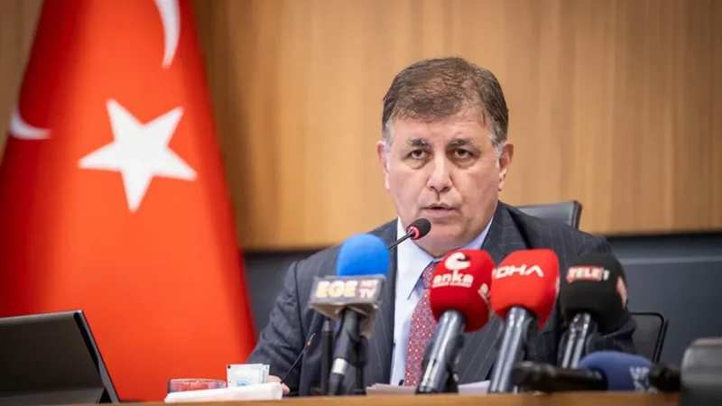 Başkan Tugay, İstanbul Barosu yönetiminin görevden alınma kararının ardından İzmir
