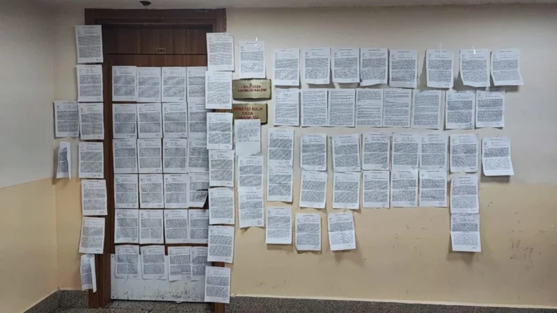 İzmir Barosu, dün adliyede yaşanan olayla ilgili açıklama yaptı. İzmir