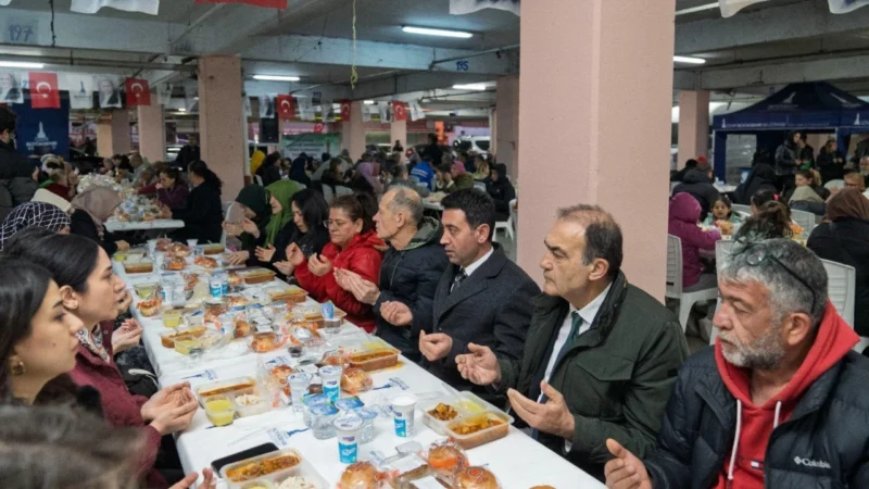 İzmir Büyükşehir Belediyesi, ramazan ayı boyunca her akşam bir ilçede