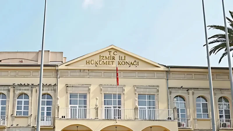 İzmir Valiliği, son dönemdeki gösterilerde yaşanan provokatif eylemlerin engellenmesi amacıyla,