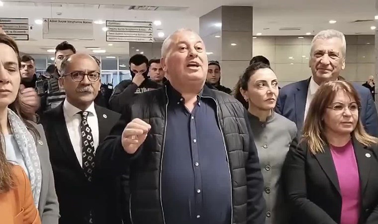 Çağlayan'daki İstanbul Adliyesi'nde açıklama yapan CHP İstanbul Milletvekili Cemal Enginyurt,