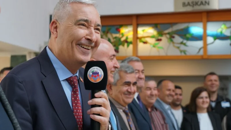 Kemalpaşa Belediye Başkanı Mehmet Türkmen, Ramazan Bayramı dolayısıyla belediye personeliyle