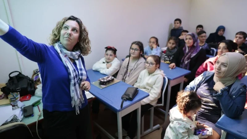 Konak Belediyesi ve ÇYDD İzmir Şubesi işbirliğiyle başlatılan "Eğlen &