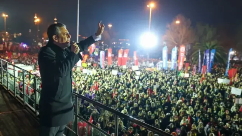 CHP Genel Başkanı Özgür Özel, İstanbul Büyükşehir Belediye Başkanı Ekrem