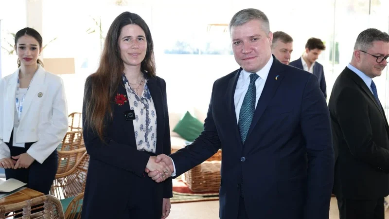 İzmir Çeşme’de düzenlenen toplantıda, Ukrayna’daki savaş sonrası iyileşme ve yatırımlar