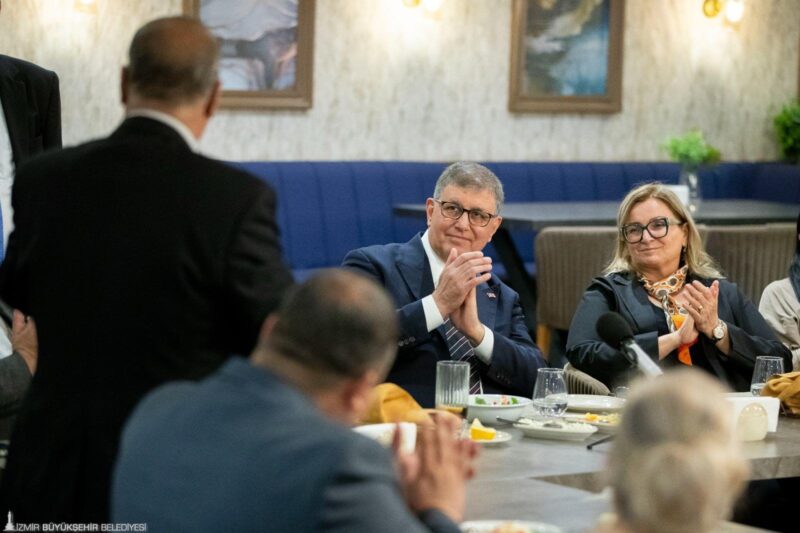 İzmir Büyükşehir Belediye Başkanı Dr. Cemil Tugay, 8 Nisan Dünya