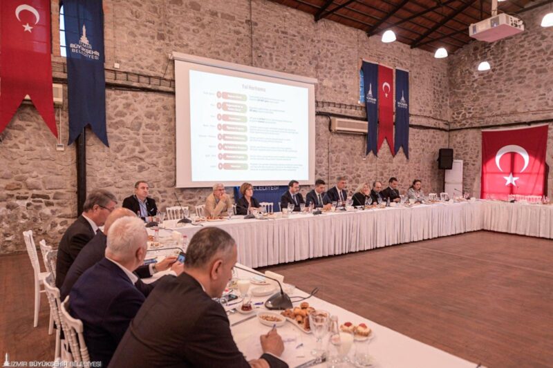 İzmir Büyükşehir Belediye Başkanı Dr. Cemil Tugay, İzmir Ekonomik Kalkınma