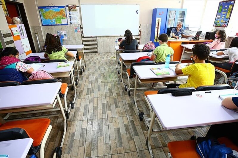 Milli Eğitim Bakanlığı, 6 Haziran'daki Kurban Bayramı tatili öncesi, okulların
