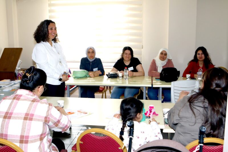 Bayraklı Belediyesi, çocukların sağlıklı gelişimine katkıda bulunmak ve annelerin ebeveynlik