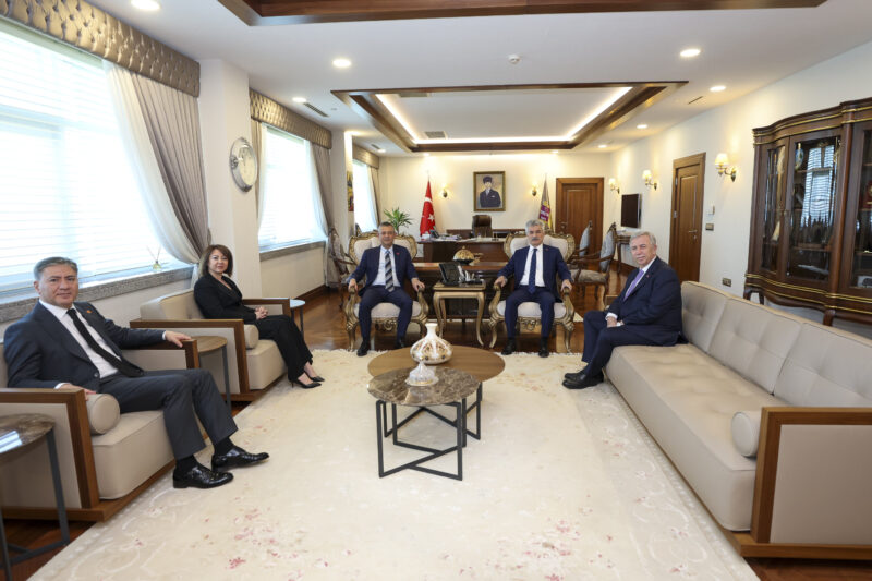Cumhuriyet Halk Partisi Genel Başkanı Özgür Özel, Danıştay Başkanı Zeki