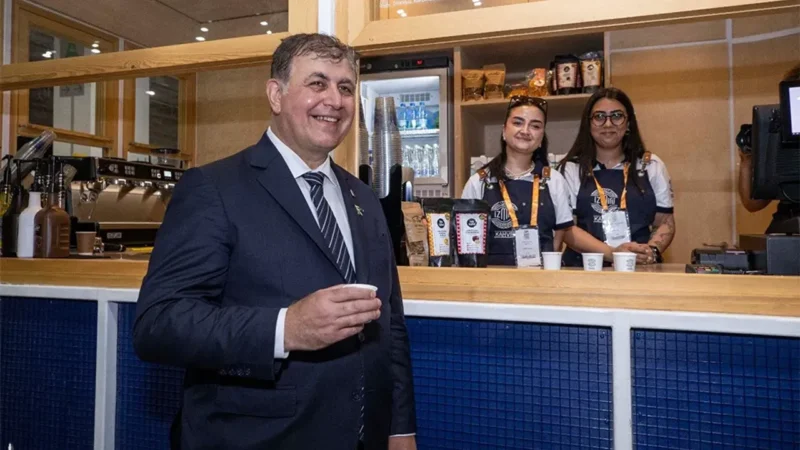 İzmir Büyükşehir Belediyesi’nin İzmirli Kahve şubelerinde başlattığı "Kahvem Termosta" uygulaması,