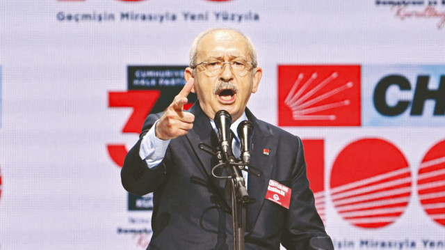 Eski CHP Genel Başkanı Kemal Kılıçdaroğlu, gözaltına alınan gazetecilere destek