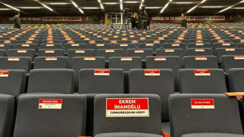 CHP'nin olağanüstü kurultayında Silivri'de tutuklu bulunan İstanbul Büyükşehir Belediye Başkanı