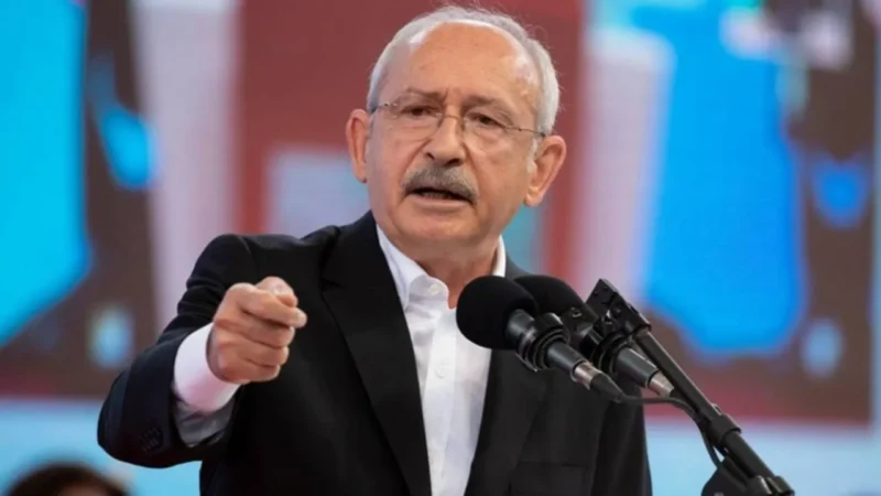 CHP’nin yarın düzenlenecek olağanüstü kurultayında genel başkanlığa aday olmayacağını açıklayan