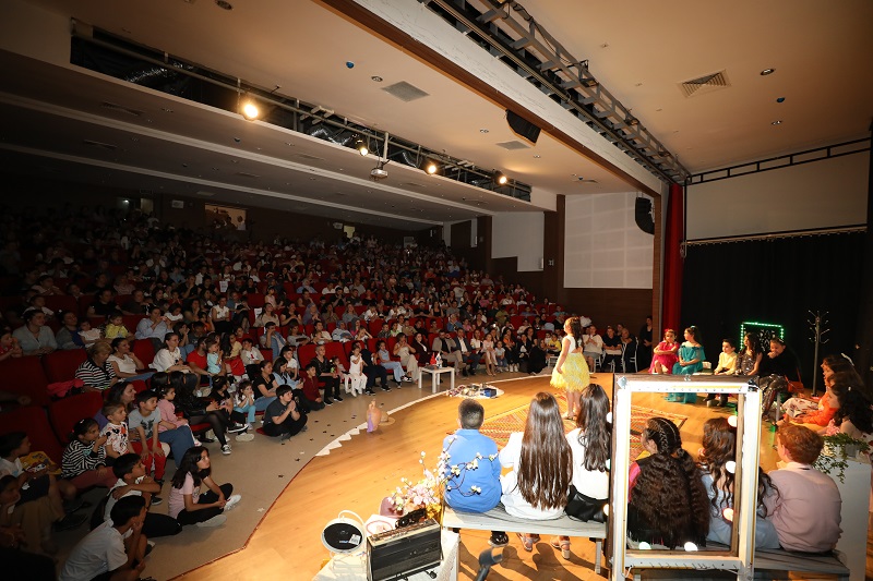 Menderes Belediyesi Çocuk Tiyatrosu ‘Bir Zamanlar “Ünlü”ydüm’ adlı Yeşilçam müzikal