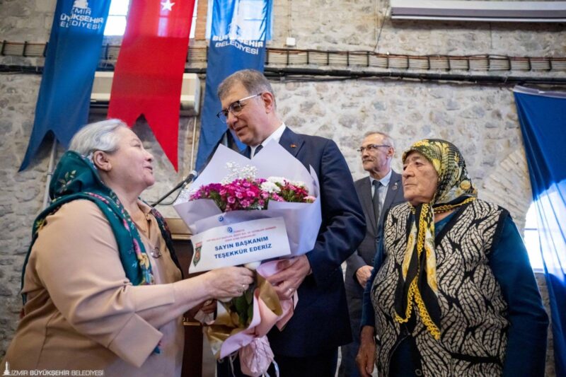 İzmir Büyükşehir Belediye Başkanı Dr. Cemil Tugay, Anneler Günü nedeniyle
