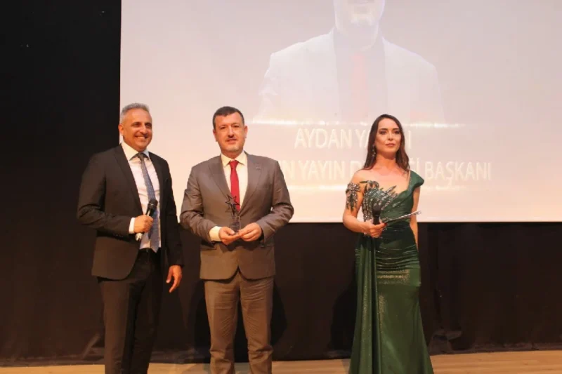 MenderesBurda Sanat ve Kariyer Ödülleri, Müzik On Air‘in organizasyonu ile