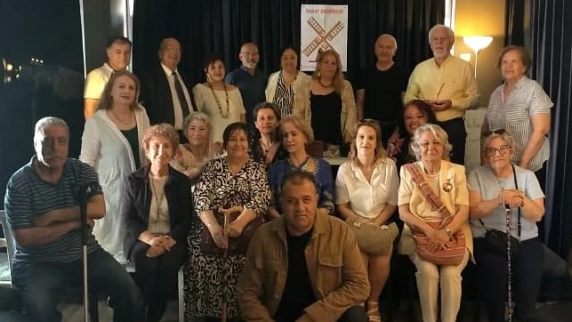Başkan Aygün EROĞLU rehberliğinde İzmir’imizde kültür-sanat etkinlikleri düzenleyen SANAT DEĞİRMENİ