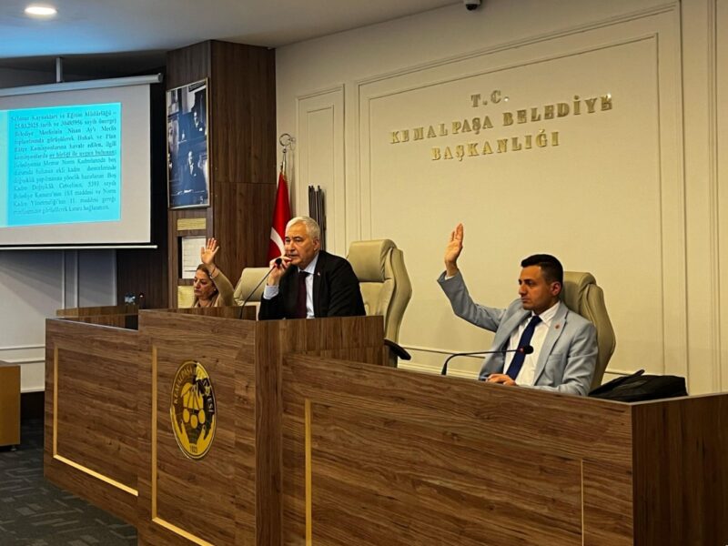 Kemalpaşa Belediyesi'nin Mayıs ayı olağan meclis toplantısı, Belediye Başkanı Mehmet