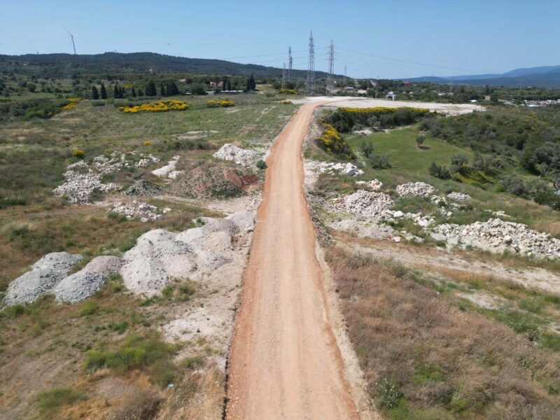 Urla Belediyesi ilçe genelinde trafiği rahatlatmak için çalışmalarına hız kesmeden