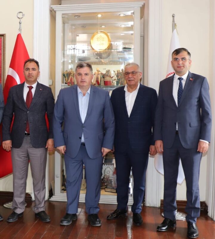 AK Parti İzmir İl Yöneticilerinden Turizm İl Müdürü Dr. Sadık