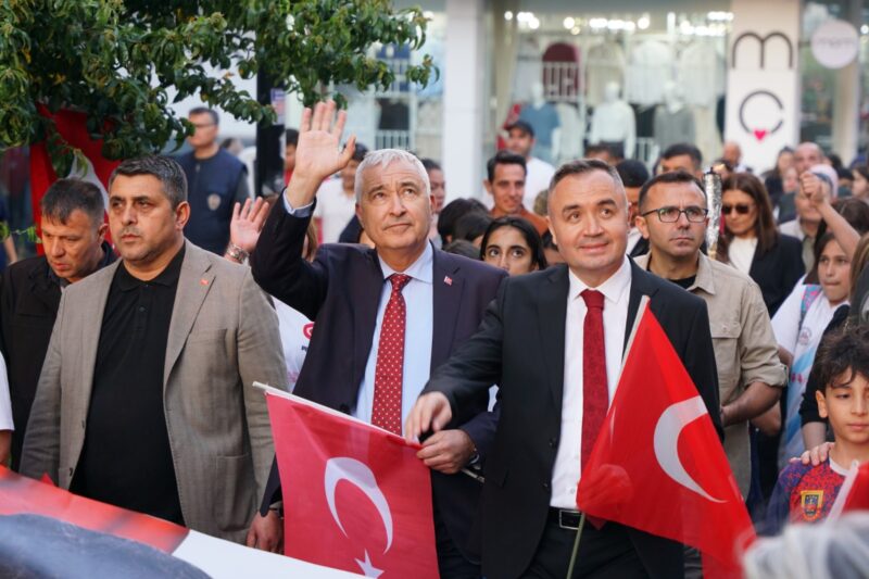 Kemalpaşa’da 19 Mayıs Atatürk'ü Anma, Gençlik ve Spor Bayramı, yüzlerce