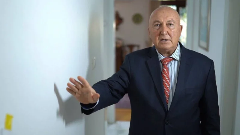 Jeofizik Yüksek Mühendisi Prof. Dr. Övgün Ahmet Ercan, bulunduğu Bosna