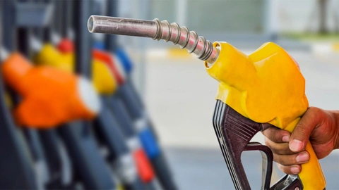 Brent petrol fiyatlarındaki düşüş ve döviz kurundaki gerileme, akaryakıt fiyatlarına