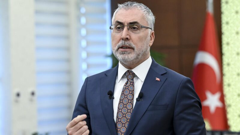Çalışma ve Sosyal Güvenlik Bakanı Vedat Işıkhan, “Asgari ücrete ara