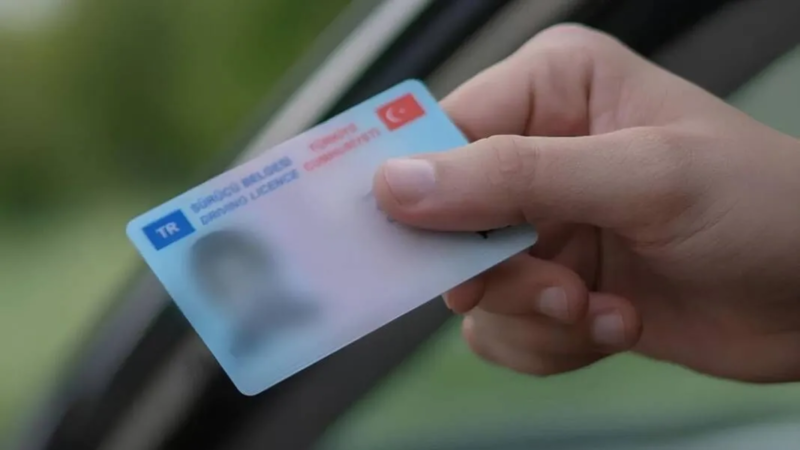 Sürücü belgesi almak isteyenler için sağlık şartları yeniden düzenlendi. Yeni