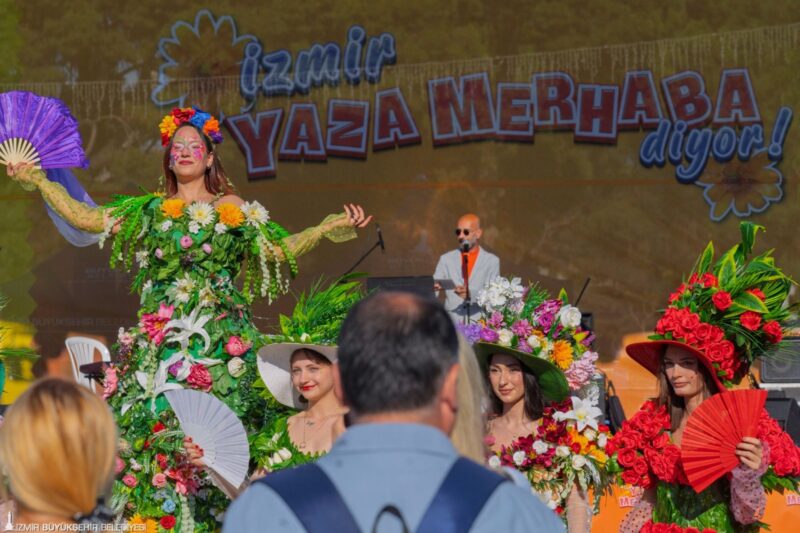 İzmir Büyükşehir Belediyesi tarafından 18-22 Haziran tarihlerinde Kültürpark’ta düzenlenecek “Yaza