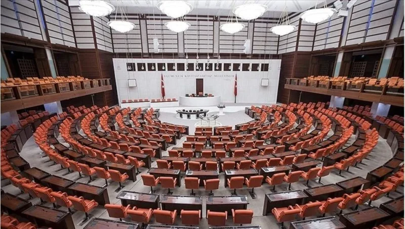 Türkiye Büyük Millet Meclisi bu hafta hem komisyonlarda seçim heyecanı