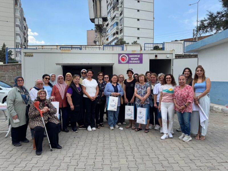 Çiğli Belediyesi’nin kadınların sağlık konusunda bilinçlenmesini amaçladığı “Kadın Sağlığı İçin