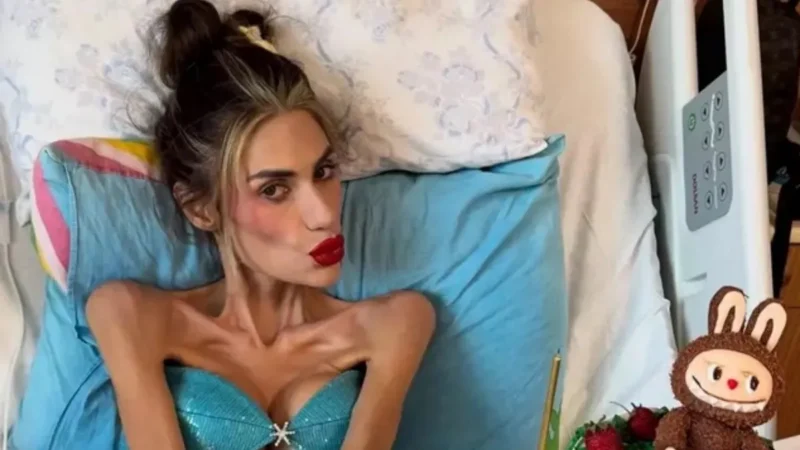 Sosyal medya fenomeni Nihal Candan, tedavi gördüğü hastanede hayatını kaybetti.