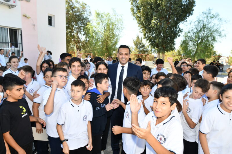 Çiğli Belediyesi, gençlerin eğitim hayatına güçlü bir destek sunmaya devam