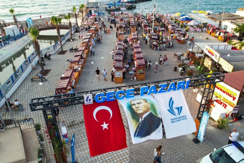 Güzelbahçe’de yaz aylarının vazgeçilmez noktası ‘Gece Pazarı’ Güzelbahçe Belediyesi
tarafından yenilenen