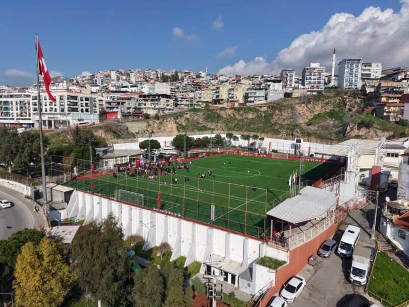 
Bayraklı Belediyesi, her yıl büyük ilgi gören spor organizasyonlarından U-12