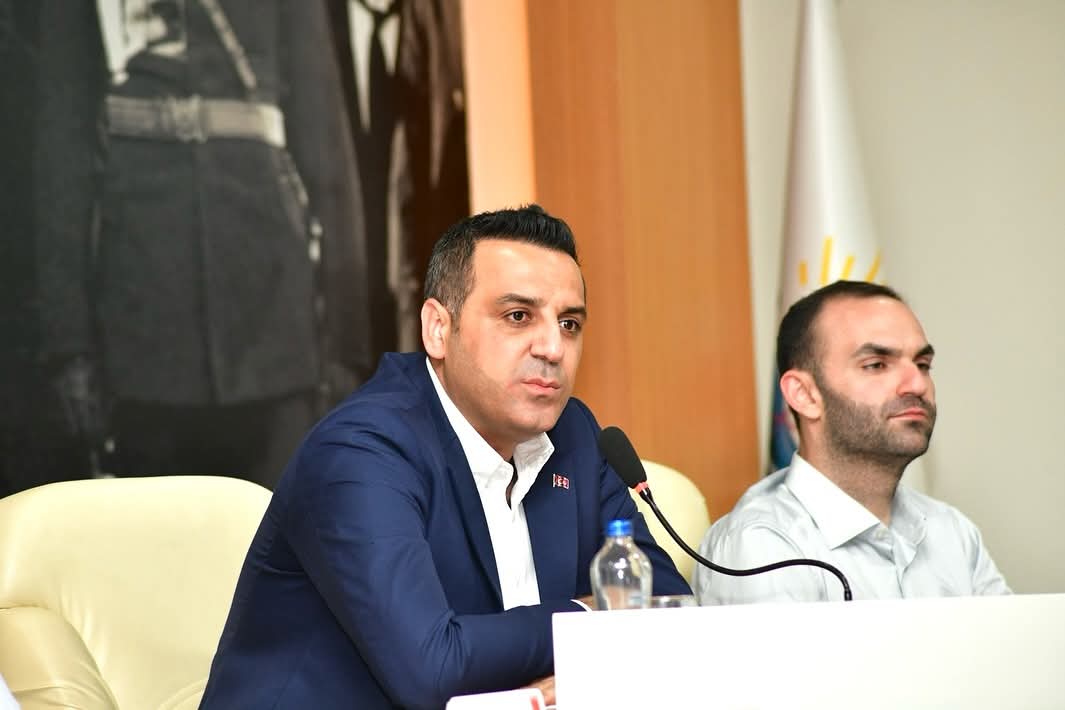 Ekonominin sıkıntılı olduğu bu süreçte birçok belediye işçi maaşı ödeyemez