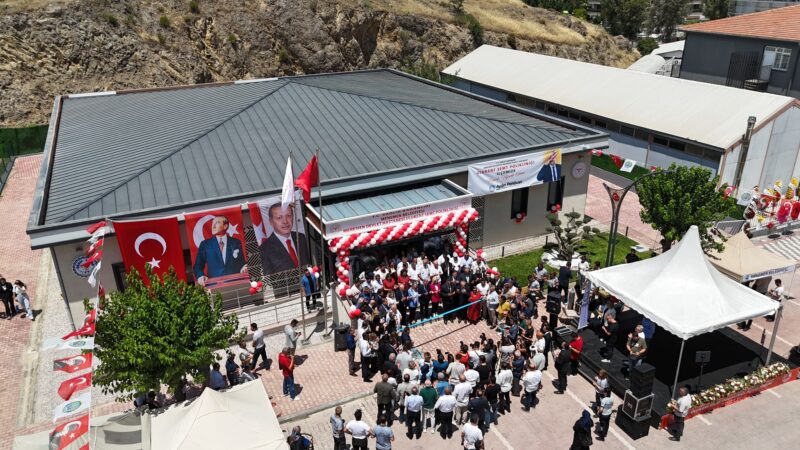Menemen'de açılışlar tüm hızıyla devam ediyor. Menemen Belediyesi tarafından yapımı