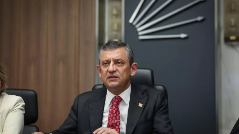 CHP Genel Başkanı Özgür Özel, partisine yönelik artan operasyonlar ve