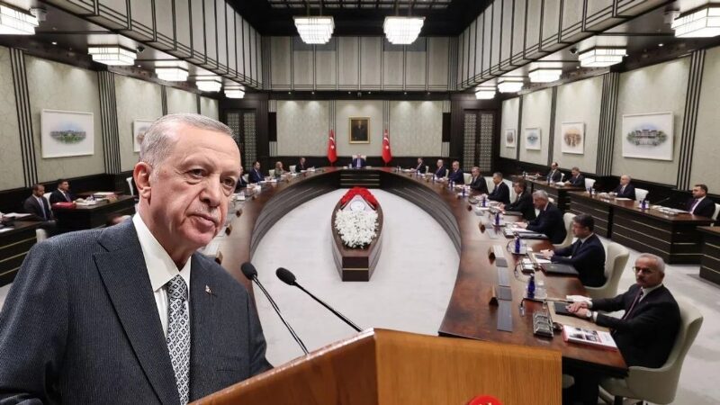 Cumhurbaşkanlığı Kabinesi AKP'li Cumhurbaşkanı Tayyip Erdoğan başkanlığında bugün toplanacak. Toplantının