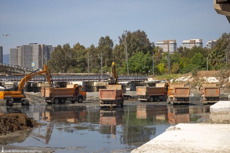 
İzmir Büyükşehir Belediyesi İZSU Genel Müdürlüğü Meles ve Manda derelerinde