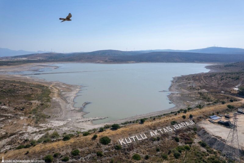İzmir Büyükşehir Belediyesi kuraklık ve artan su tüketimi nedeniyle Çeşme’de