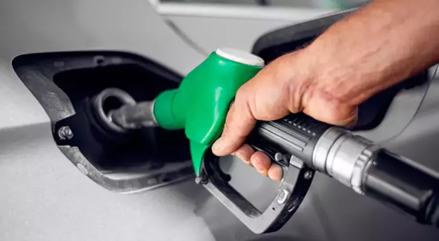 Brent petrol fiyatları ve döviz kurundaki dalgalanmalar, akaryakıt fiyatlarını etkilemeye