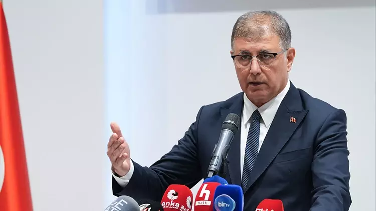 CHP'li Barış Yarkadaş, İzmir Büyükşehir operasyonu ile ilgili bir iddiayı