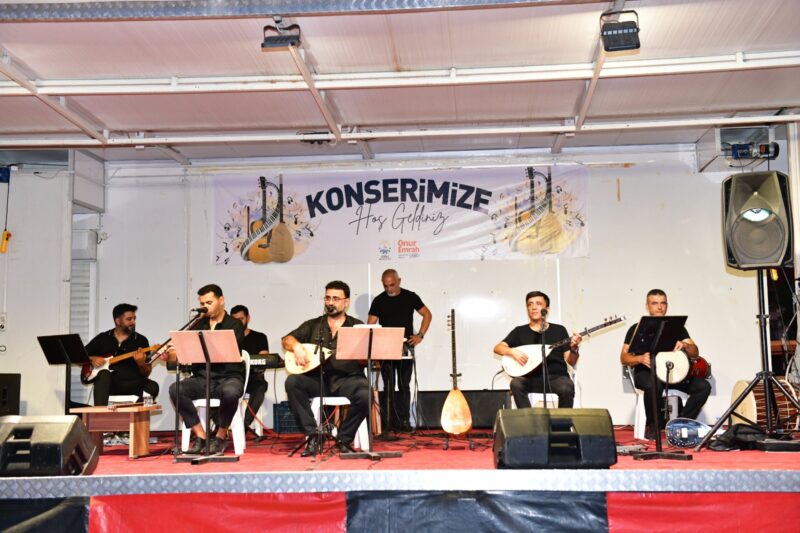 Çiğli Belediyesi, yaz mevsimini birbirinden renkli kültürel etkinliklerle geçiriyor. “Sokakta